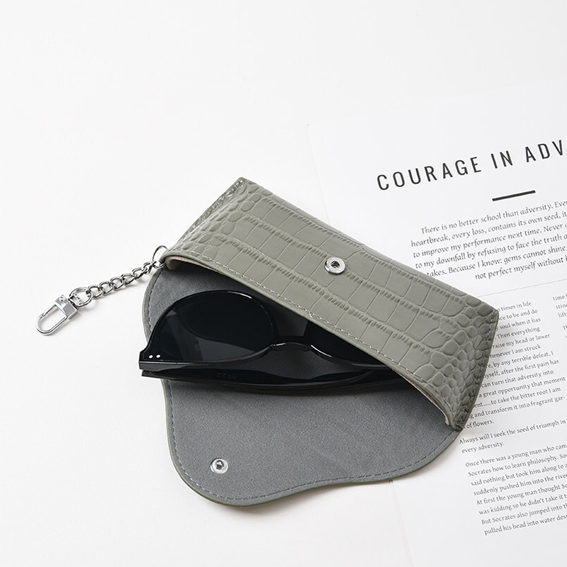 高級本革製カスタムイニシャル入りメガネバッグ ファッションレ - Sunglass Retainer Cord のレビューと価格